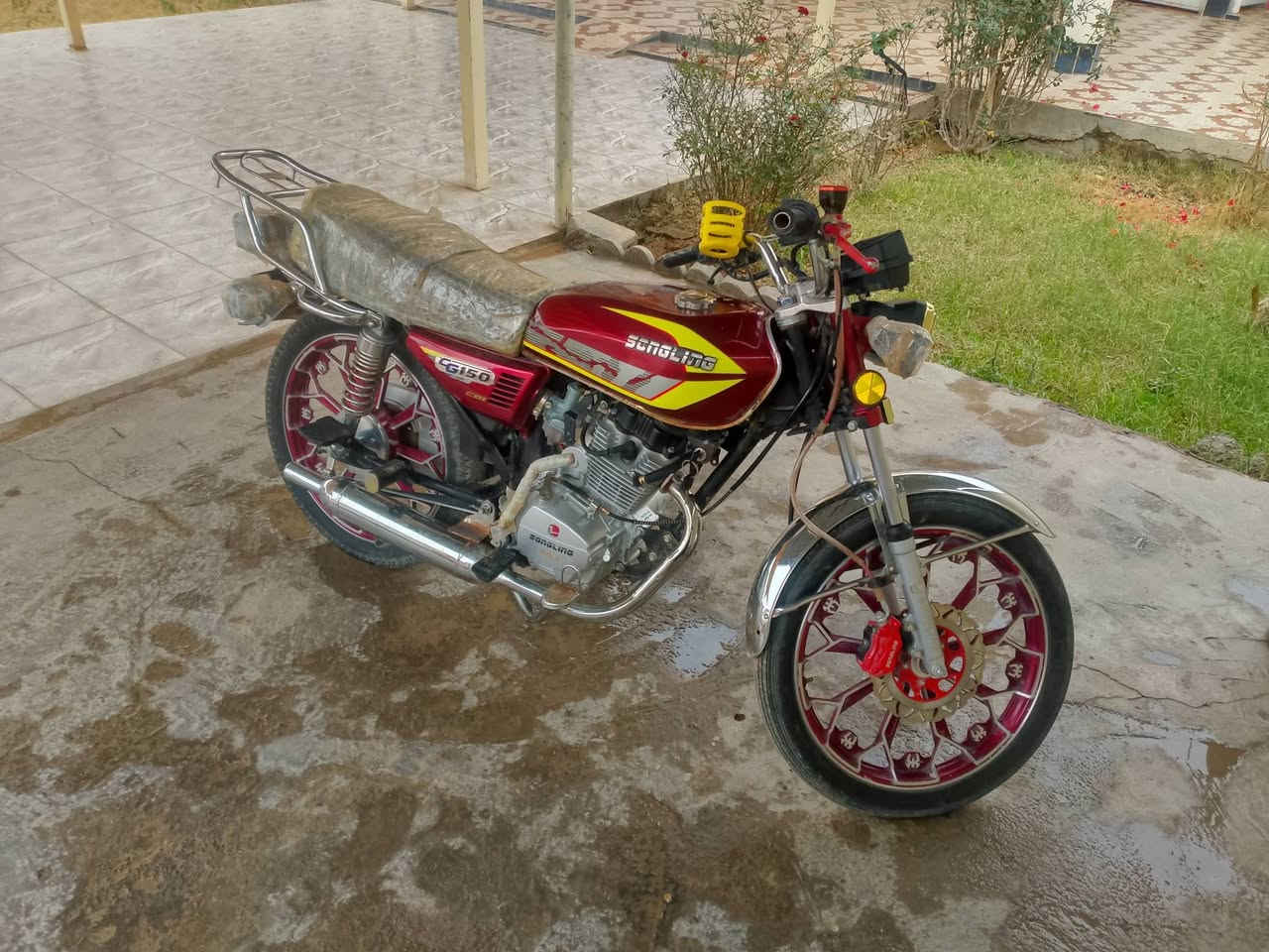 سيفان موديل 24نضيف مابي أي نقص أوراق كاملة جديد سعرة 650مكان شهربان ***********
