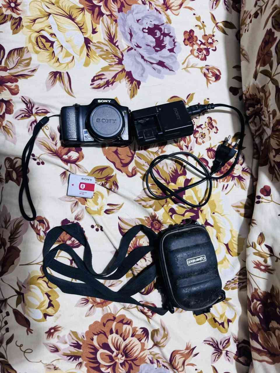 كامره سوني موديل القديم نظيفه مع الشاحنه و بطارية واحده و جنطه السعر ( ٥٠ ) الف وبيه مجال .
العنوان / النجف الأشرف / لا يوجد توصيل


**إذا كنت صاحب هذا الإعلان وتريد حذفه لأي سبب، رجاءا أرسل رسالة إلى الدعم الفني**