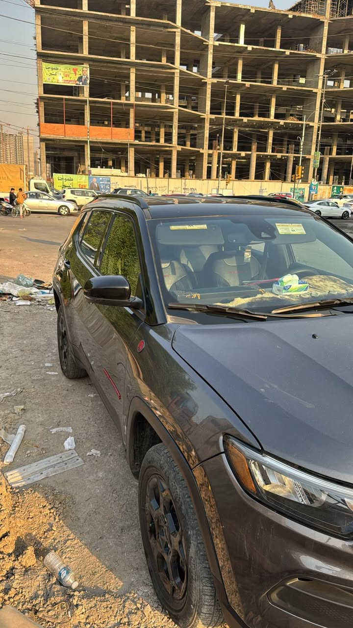 السلام عليكم عندي جيب كومباص موديل 2023
السياره واردامريكي اني مستوردها تراي هوك السياره بيه جاملغ اوبنيد بدون دواخل لاشاصي لالغد كلش نضيفه اوجديدا توكل  بدون رقم السعر ١٤٥ اوبيه مجال للبيع اومراوس حسب القناعه رقم الهاتف *********** غيرمتواجد على الفيس
