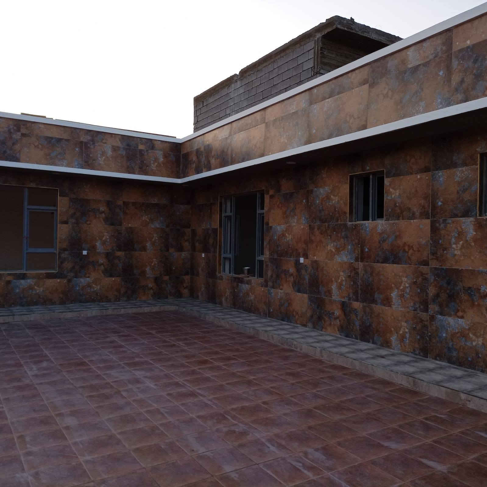 السلام عليكم خلفه سيراميك جدران وأرضية هذا جزء من شغلي اتصال عل رقم ***********
