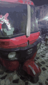 السلام عليكم تكتك موديل ٢٠١٨ جاهزة للعمل ما بية شي نضيفة سعرها ٣ونص وبيها مجال الرقم *********** أبو الأكبر
