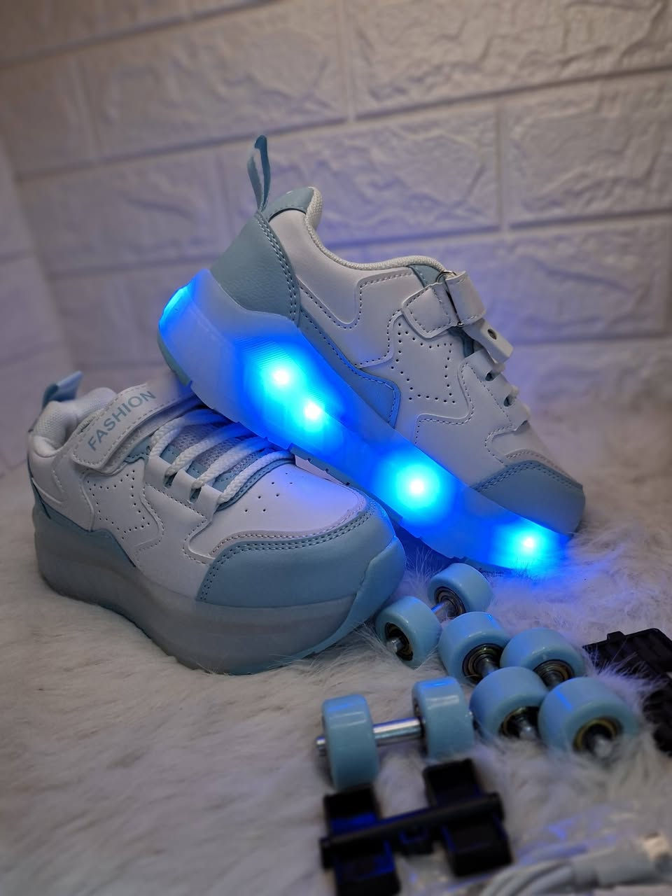 حذاء ابو الإضاءة وبي تايرات من جوة قابل للتحكم قياس ٣٣ ع اول تم ٨ وبالعافية


**إذا كنت صاحب هذا الإعلان وتريد حذفه لأي سبب، رجاءا أرسل رسالة إلى الدعم الفني**