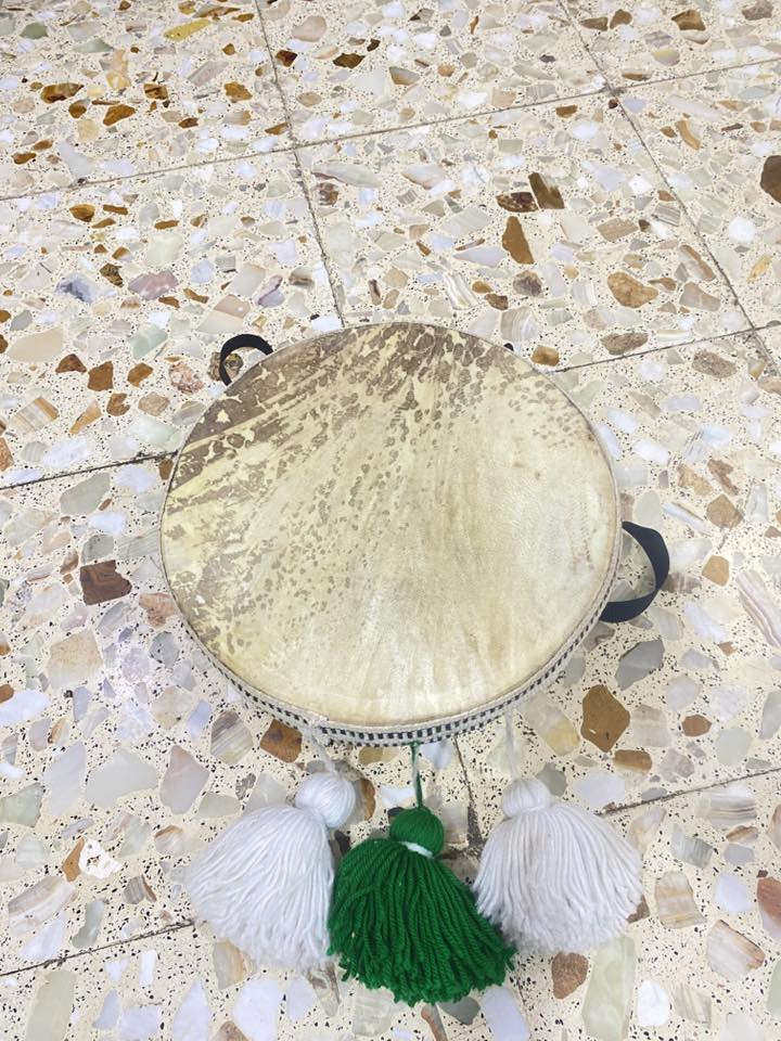 سلام عليكم شلونكم خدام الحسين هاي نقاره جلد فخار ركمته العام وريد أبيعه مكاني سماوه وموجود توصيل كل المحافظات السعر ٤٠الف هيه وتوصيله والي يريده هاذه رقمي بي واتساب ***********وشراي بي خير ويدلل💙💙
