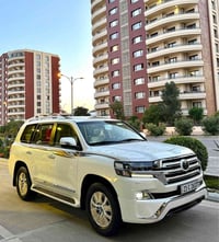لاندكروزر GXR • وايت ديشن • ١٠٧ الف