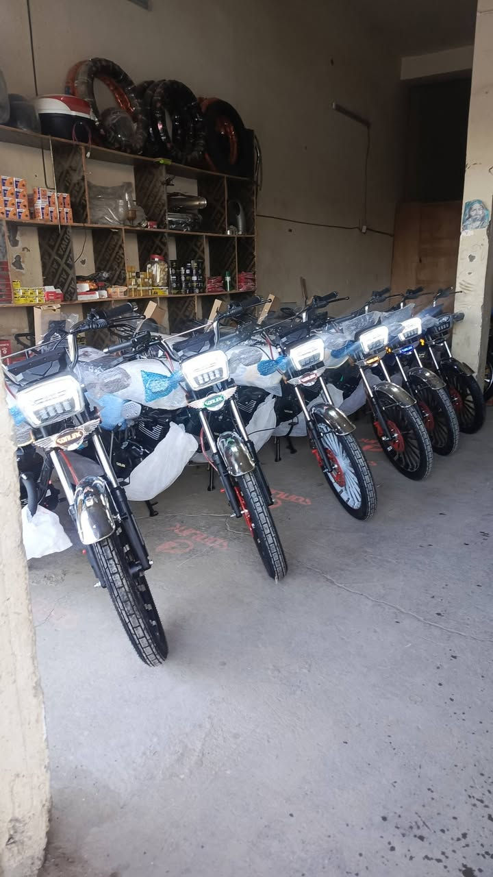 ياالله/  الأخوين للدراجات 🛵
الإستفسار ///***********
***********
الوجبة جديدة من سيفان ال 25 زيروو ،،باب الأول 1

السعررر ::: 1075 الأصلي باب 1 ووكالة 
ٕ
السيفان السولنك الأصلي  ،، اصل ومديل 2025  
حجم المكينة( 200C )مواصفاات فوول بصمة2 تشغيل 
حجي الالوان دولار ،ومميزه  ⬜🟩🟦🟨🟧🟥🟪

ٕ
مكان المعرض/ واسط الصويرة ع السبيس تقاطع حي الزهور
