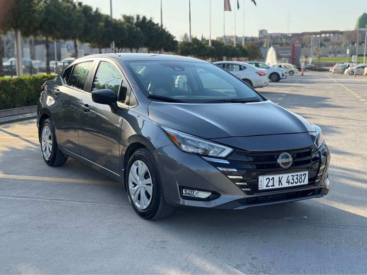 السلام عليكم 
نيسان فيرسا 2025
سيارة جديدة 
ماشية 7 
بية قطعتين صبغ بدون دواخل 
رقم سليمانية وبأسمي
سعر 130 وبيه مجال 
*********** كركوك, العراق
