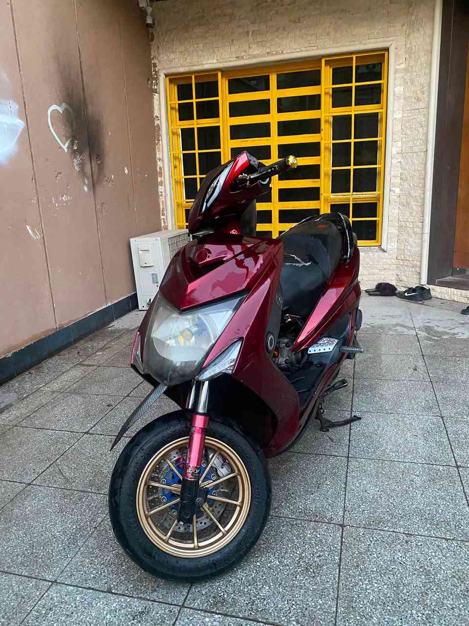 سكنس لد للبيع السعر مليون و٣٠٠ مكاني بغداد حي الجامعه وتساب ***********
