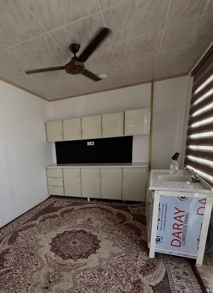 كاونترات للبيع النظافة 90%
كل كاونتر يحتوي ع قطعتين سنك وكاونتر خمس ابواب
سعر الواحد 250


**إذا كنت صاحب هذا الإعلان وتريد حذفه لأي سبب، رجاءا أرسل رسالة إلى الدعم الفني**