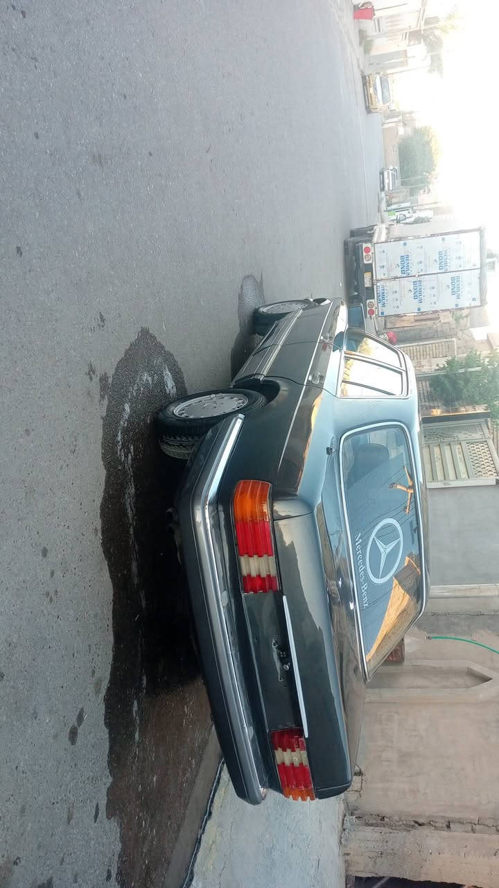 مارسدس جانبو موديل 90 باب قصير كير ومحرك بلاد رقم بغداد
مصبوغه عام اثر الجراد ومصورها فيديو قبل وبعد 
تبريد نقص غاز 
اسلايت نقص الذراع مكسور 

أما الباقي كله جديد وشغال  قواعد الدبل سليمه 
مكانها فلوجه 
***********
***********
