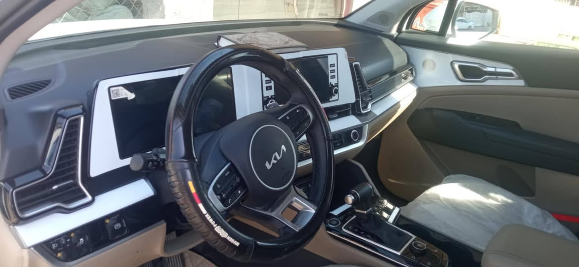 السلام عليكم….للبيع فقط
مكانهة بابل الاسكان.       ***********
النوع :  سبورتج 2024 

⏺️
مرقم بابل ( باسمي )
السياره ماشيه  8000 كيلو 
بعدهه بحاله الوكاله
مكفوله كفاله عامه من كلشي 
ضمان الدوليه السيارة تحت الضمان 
5 سنوات او 100 الف كيلو
 خليجي 
  سعة المحرك 2.0L 
 : مرتبط بناقل حركة أوتو 6 نمر 
 :  عدد 2ايرباك
:  حساسات أمامية + خلفي
: لايت زينون + LED 
 : ويل كب 19
:ويل كب عدد 5
 : 4 دسك
: اريل نفكيشن
: مفتاح التشغيل بصمة 
: تشغيل عن بعد 
 : بصمة دخول الابواب 
: دشبول شاشة 
 :شاشة Apple Car play
 :كاميرا خلفيه دواره
 :الانارة الداخلية شمسي 
 :المقاعد مخمل لون بيجي  
:حركة المقاعد الأمامية كهرباء
 :تدفئة المقاعد الأمامية 
 :تدفئة المقود 
 :تتسع المقصورة ل 5 ركاب 
:مثبت السرعة Cruise
 :المودات والأوامر الصوتية
:أوضاع القيادة  Drive Mode
 :فحص أنظمة السيارة 
 : حساسات اطارات 
 : شفتات مقود: 
 : قطعتين تبريد
: هاند بريك بصمة 
 : ا ABS
: ا Auto Hold    أوتو هولد
: ا ISO Fex        ايزو فكس
: نظام مانع الانزلاق
 : نظام نزول المنحدرات 
 : اشارة في المرايا الجانبية
 : مخرج منفذ الطاقة 
 : ا  Bluetooth / USB
 :  شاحن هاتف Wairlees حلة, بابل
