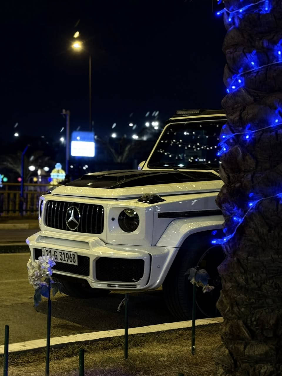 السلام عليكم-/ (للبيع )جي كلاس AMG  موديل  2004 -محدث فقط خارج 2024 كت كامل خارجي BRABOS- سيارة عدلة تبريد ثلج 
مصبوغة جمالية كفالة من الحادث سيارة جاهزة وحلوة ناصبة 
لون داخل احمر صوتها وكزوزهة بلادي طرب محرك 8V AMG
 للتواصل (***********) متواجد
