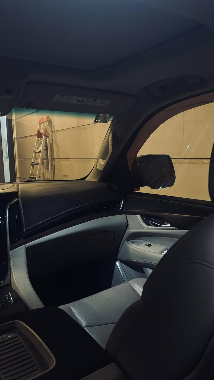 كاديلاك اسكاليد 2018 للبيع
الله يكفيكم شر الحوادث 
كاديلاك للبيع على حادثها
حادثها بجم نفسه حادثها مال امريكا جاملغ السايق والبنيد والجاملغ عكس السايق مصبوغ مباوگ صور الحادث بالاخير مكفولة مكينة گير
وارد امريكي
لون مميز ماروني
مواصفات فول عدا الدوسات كهرباء 
دشبول دجتل 
حساسات امامي خلفي
كامرات 360
ستيرن كهرباء
كشنات كهرباء امامي خلفي 
كشن خلفي منفصل
تبريد خلفي منفصل
كامرا مرايا
مثبت مسار

رقم السيارة بغداد مكانها بغداد
***********
