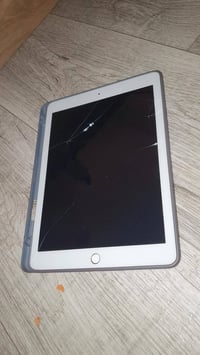 ايباد ٦ • ١٢٨ • بطاريه مبدله