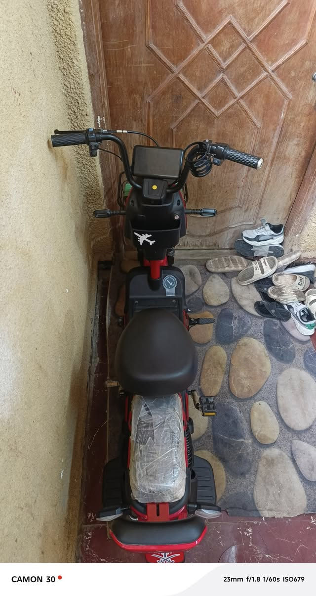 مرحبا دراجه شحن كلش جديده للبيع مكفوله وجاهزة من كلشي بيهه ولاه شي كلهه على لبلاد بصره جمهوريه السعر ٢٧٥ وبيهه مجال قليل كلش بس هيه مال إعمار صغار***********
