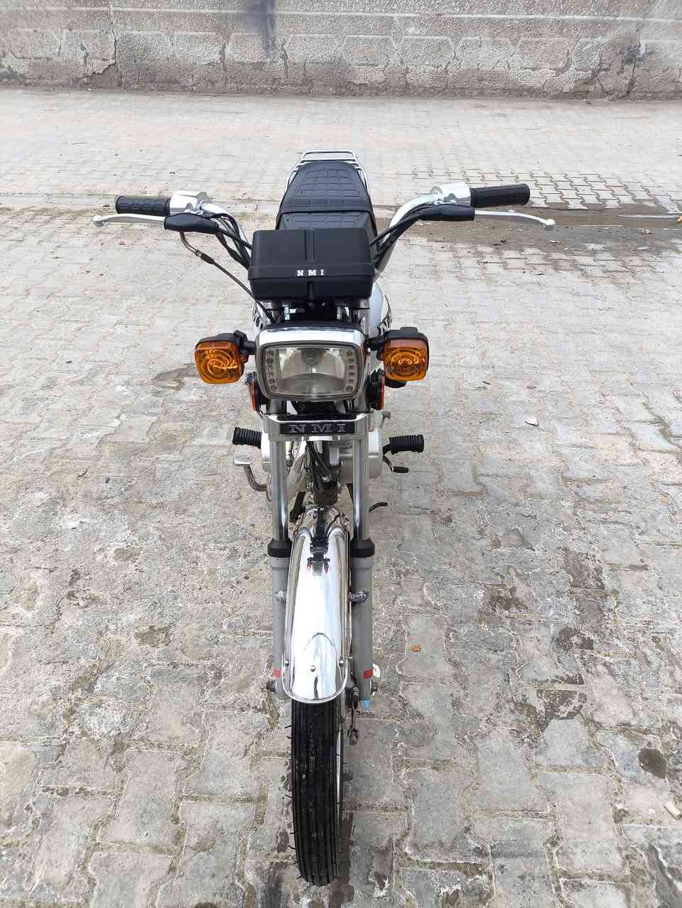 سلام عليكم نامه شلامجه مديل 23اوراق اصولي ادراجه بلاديه كهرباهيات شغاله من الطول لطول ومحرك ناعم وحلو الدراجه سعره بلخاص ورقم التلفون***********
