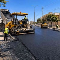 تزفيت شوارع • هناجر ومستودعات • خبرة ٣٥ سنة