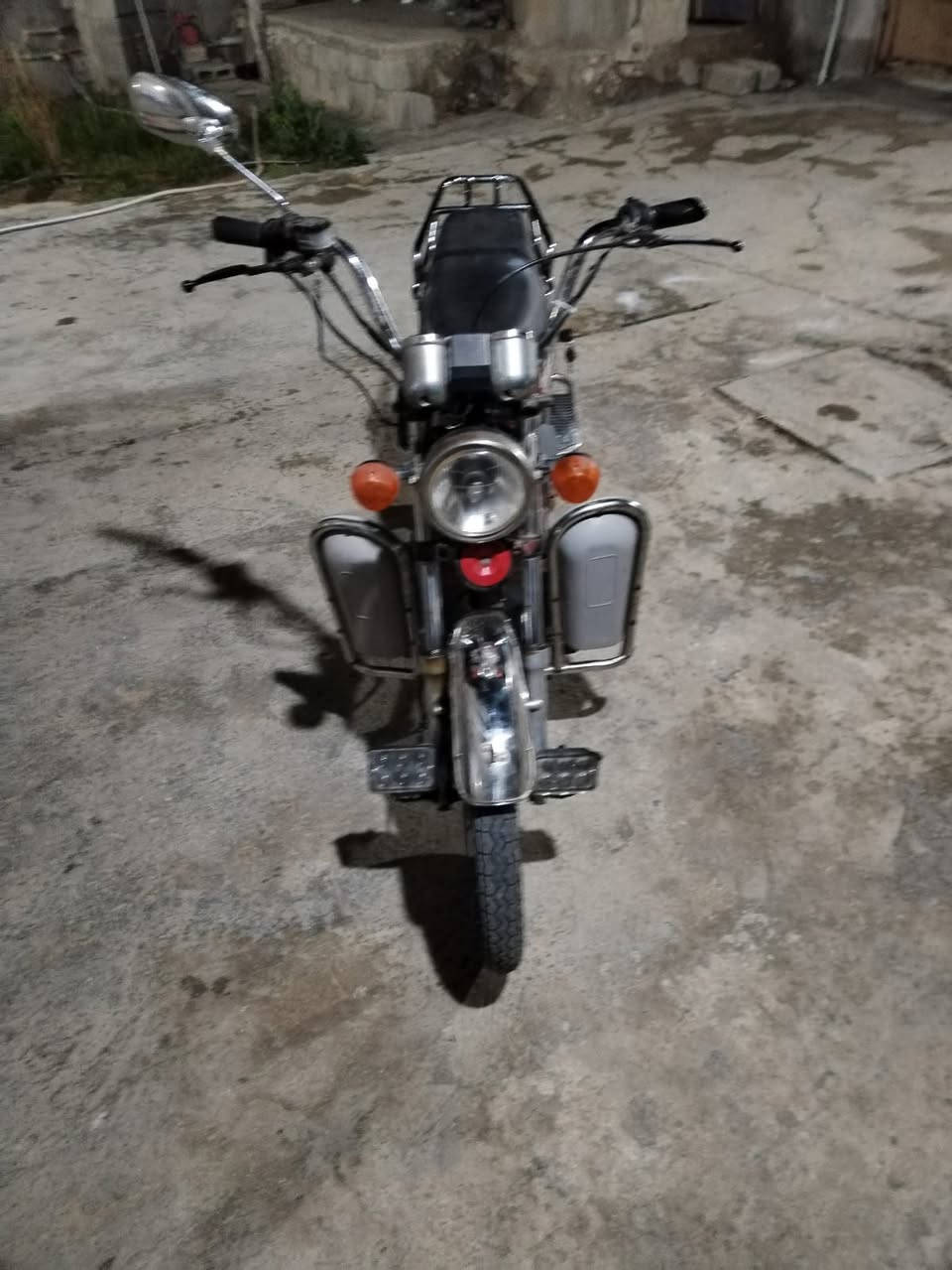 السلام عليكم شباب متاح ماطور شحن 
مستخدم نضيف باتريات اقل من شهر شديتهن وكشر الماطور نضيف عنوان حقلانية قرب مسجد ذنورين 
***********
السعر 400 وبي مجال
