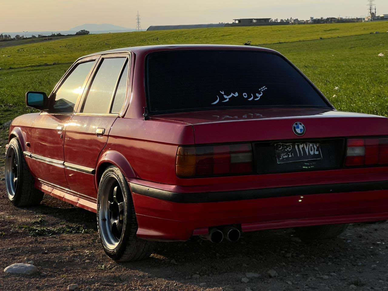 سلام و عليكم زعرا مؤديل 1988 مه كينه ٥٢٠ي تاك ديجيتال گير و مه كينه و اكسل به شه رت پيش و پشتي زؤر تونده ته نها بؤربه رينيكي سه وتي تيدايه اكسل قفل گزؤز سپؤرت و سته يگي  1و پؤپي له سه ره سه ياره كه بو جواني به س ماشالله ي ده ويت ليداني نيه پشت و پيشي سه ياره كه سه نه وي و وه كاله يه ده تده مي مالي كه سي تيدا نه بيت و ئه وه لياتي هه بيت له هه وليرم *********** أربيل, العراق
