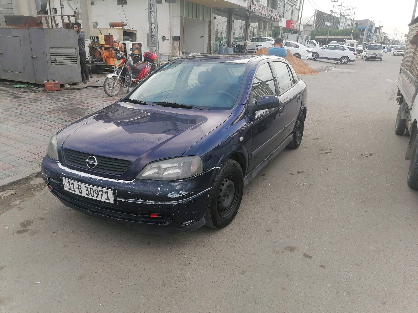 السلام عليكم ورحمة الله وبركاته 
للبيع اوبل استرا 2002  انكليزي وبسمي كير ومحرك مكفول تخم تاير جديد صدر امامي خلفي جديد تبريد ثلج تدفئه كهربائياته بلاديه اي چطل مابيه غرفته جديده بلاديه كهربائياته كله شغاله بلاديه  ترايك وين متريد ناعمه كلش بلاديه صبغه بلاديه  مكفوله من ضربه كتلوكات شركه بيه السعر 55 بيه مجال ( ***********… . *********** )