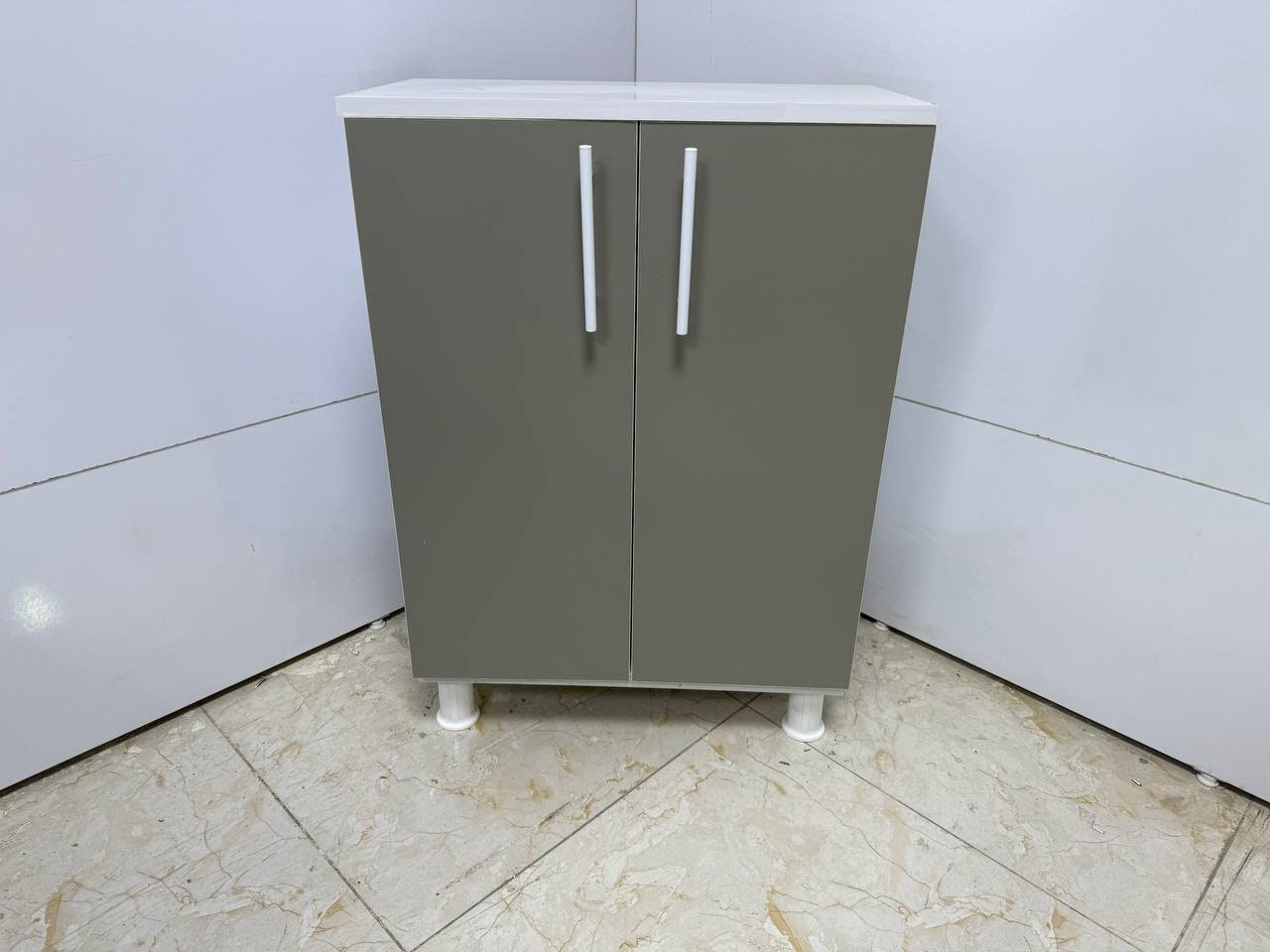 جزامه خشب 

القياسات 
84 سم الارتفاع 
 60 سم العرض 
33سم العمق 

السعر 65   الف 
التوصيل بغداد 5 الاف 
محافظات 10 الاف 

المحافظات المشموله بالتوصيل 

(كربلاء بابل نجف ديوانيه سماوه ناصريه عماره البصره صلاح الدين ديالى واسط الأنبار 👈🏻رمادي + فلوجه )


**إذا كنت صاحب هذا الإعلان وتريد حذفه لأي سبب، رجاءا أرسل رسالة إلى الدعم الفني**