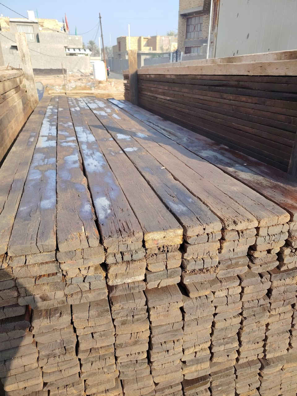 للبيع قالب خشب روسي نضافه ٩٠بالميه طول ٤متر و٣متر عشرة مكاعب سبعة مكاعب لوح و٣مكاعب سير للمعلومات الاتصال *********** أو *********** حله مجاور الإمام بكر ابن علي عليه السلام
