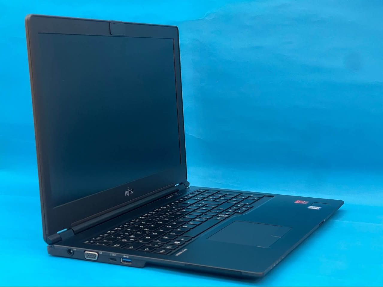 زۆر خاوێنە کەم بە کار هاتوە بۆ مامۆستا و قوتابی دەرەجە یەکە بۆ کار و باری رۆژانە زۆر باشە 
بۆ بەرنامەکانی وەک 

Word. Power point. Excel. Photoshop. Google 
تەنها ناتوانی کاری هەندەسی و گەیمی پێ بکەی باقی شتەکانی تر ئەتوانێ

Fujitsu LifeBook U759

Processor 

Intel Core i5 8365U 1.60GHz

Memory 

8 GB 2400 MHz

Storage 

MTF 256GB NVMe2 

Graphics 

Intel UHD graphics 620 4GB أربيل, العراق


**إذا كنت صاحب هذا الإعلان وتريد حذفه لأي سبب، رجاءا أرسل رسالة إلى الدعم الفني**