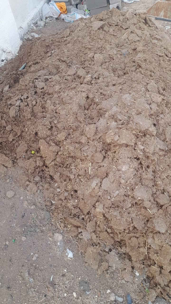 سلام عليكم سماد نضيف للبيع بصره زبير***********
