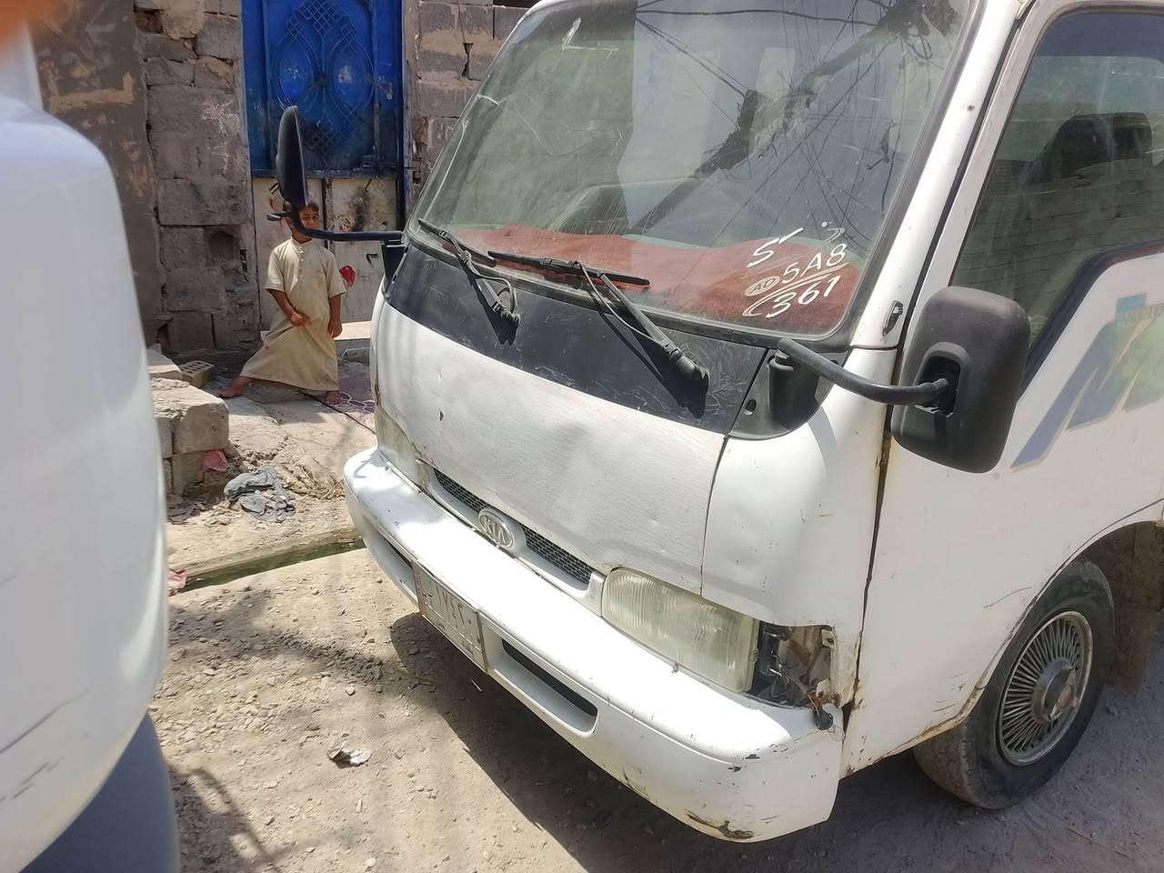 سلام عليكم كيه فنتيره موديل 2000 كير مكينه شاصي مكفول سياره بلاديه رغم سياره بغداد  عنوان بغداد المعامل سعر 55 وبيه مجال    ***********
