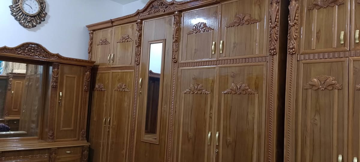 للبيع غرفة نوم صاج عراقي
غرفة نوم صاج عراقي للبيع نجارة درجة اولى نظيفة جداً اخت الجديدة ما بيها اي خدوش سبب البيع مكان ماكو سويتها بـ مليونين و نص اريدها مليون و 850 بيها مجال بسيط جداً رجاءً الي مو شراي لا يكسر برزق غيره للاستفسار 
الاتصال على الرقم التالي: *********** 
العنوان / بابل / الحلة / حي العسكري / حي الضباط 
/ خلف مدرسة ابن ادريس 
ملاحظة / الغرفة نظيفة جداً و استخدامها قليل و ايضاً سبب البيع المكان ضيق لو المكان يكفي جان ما بعتها لان حيل جديدة لكن ما عندي مكان حيل غرفتي صغيرة و مبينة بالصور
