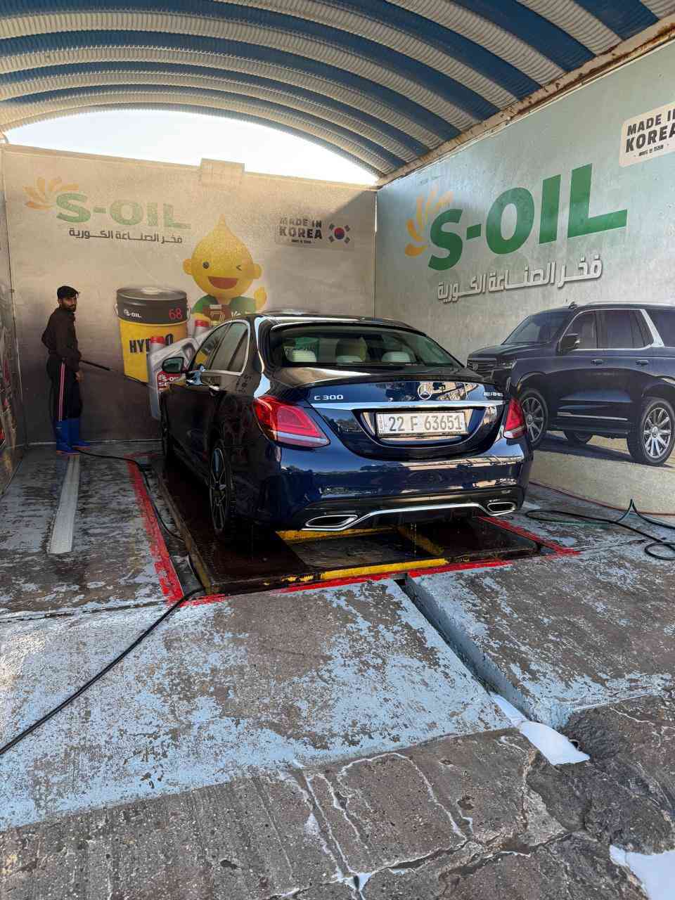مرسيدس c300
حادث جاملغ فقط مكفول من دواخل
مواصفات 
بانورما
داخل بيج
شاشه وسط
كامره خلفيه
كشنات كهرباء وتدفئه
رادارات محيطية
مكينه كير مكفولات 
جنطه كهرباء
سعر السياره ٢٢٨٠٠$ وبيها مجال بسيط
***********
نفق الشرطه
