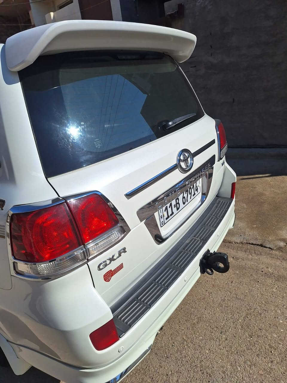 سلام عليكم للبيع لاندكروز ستينيه
موديل ١١.   سعر ٣١٠ بيه مجال 
فول مواصفات 
سونار مرفق ويه صور 
استفسار اتصال ***********
