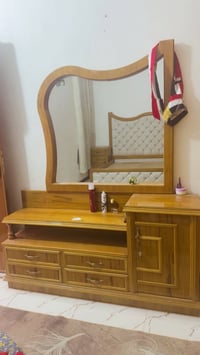 غرفة نوم • خمس أبواب • الشطره الشراي