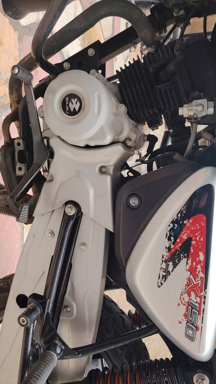 سلام عليكم
درجة بوكسر موديل 23 مرقم بسمي تحويل ثاني يوم مجفته مره وحده دراجه حلوه مرتبه مناقصها شي تجي شوفها شوف العين 

مكانها 
الامين الثانيه 
سعر 2450 بيها مجال تعال تدلل
رقم ***********
