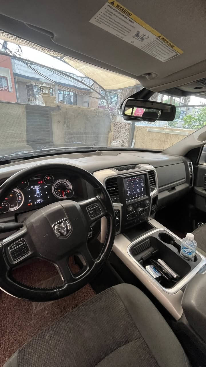 سلام عليكم للبيع او مراوس دوج رام 2020 رقم بغداد مكينه 5700. 8 سلندر صبغ 3 قطع صور الحادث مرفقه بمنشور السياره جاهزه مكينه كير صدر تبريد تخم تاير جديد ماشيه 106 ميل باب طويل المرغوب السعر 170 وبيه مجال مكاني بغداد السيديه 
***********
