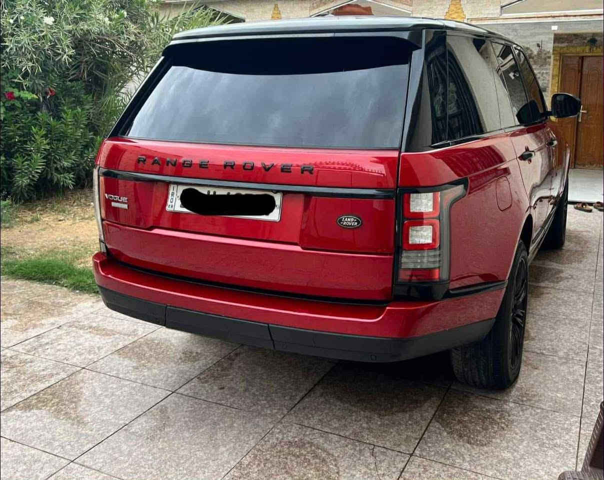 رانج روفر موديل 2013  محرك  جديد ديزززززل 8 سلندر
ماشيه 100 الف  

السيارة جداً نظيفة 

العنوان البصرة 
***********
