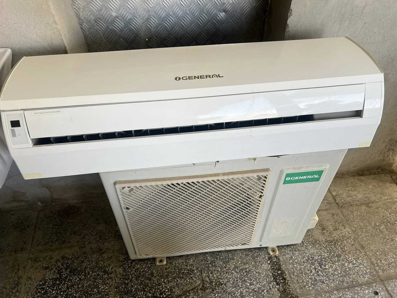 السلام عليكم 
للبيع سبلت
نوع جنرال 
حجم 2 طن 
السعر 400 الف 
***********
