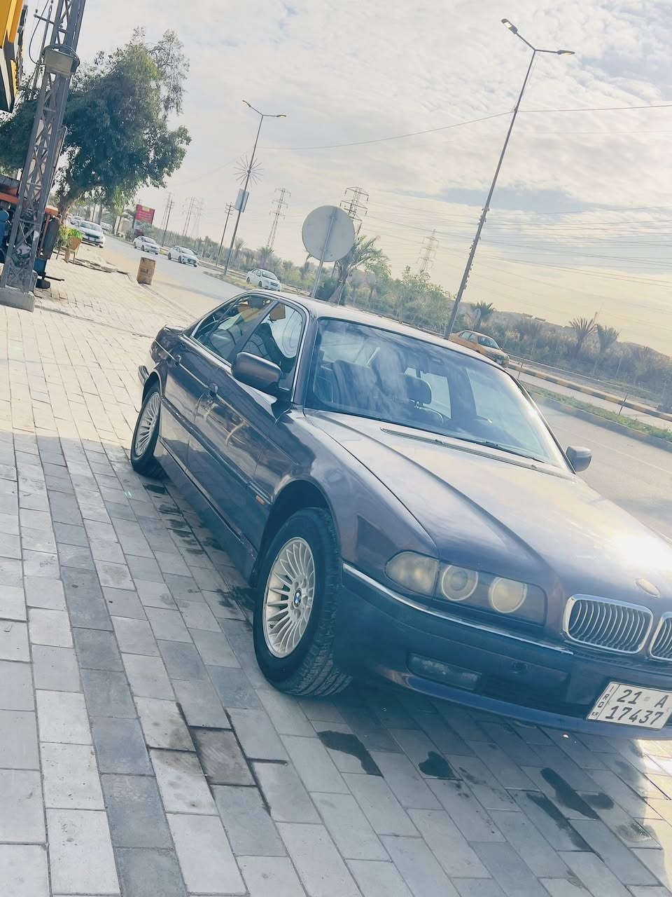 السلام عليكم                                                 للبيع خفاش موديل 1994 حجم 730i V8 جاهزة السيارة من كير ومكينه وحداديه جاهزة للخير متخسر عليها دينار احمر سيارة بيهه ضربه جه اليسره بالجاملغ الايسر تبريد شغال كهربائيات بلاد سيارة نضيفه وجاهزة سعرها  57$  وبيهه مجال بسيط مكانه النجف الاشرف 
***********
