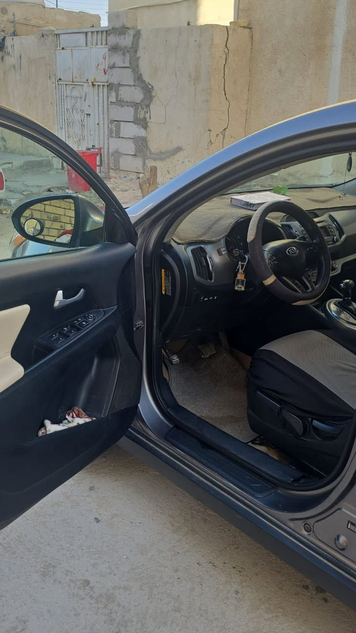 السلام عليكم كيا سبورتج موديل2015 امريكي كلين تايتل داخله تقرير عطل ميانيكي تعمل وتسير داخله للعراق السياره خير من الله رقم ذي قار مداور ثاني يوم السياره احله من الصور كشنات جلد تحكمات كهرباء ومانع انحدار وبعد هواي السياره جاهزه على اخير حبايه  السعر 146 $  قليل وبيها مجال مكان السياره الناصريه الغراف ***********
