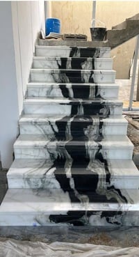 موجود خلفه سراميك وأحواض مرمر ودروج ويورسلين شغل درجه اولي ملتزم بي ال...