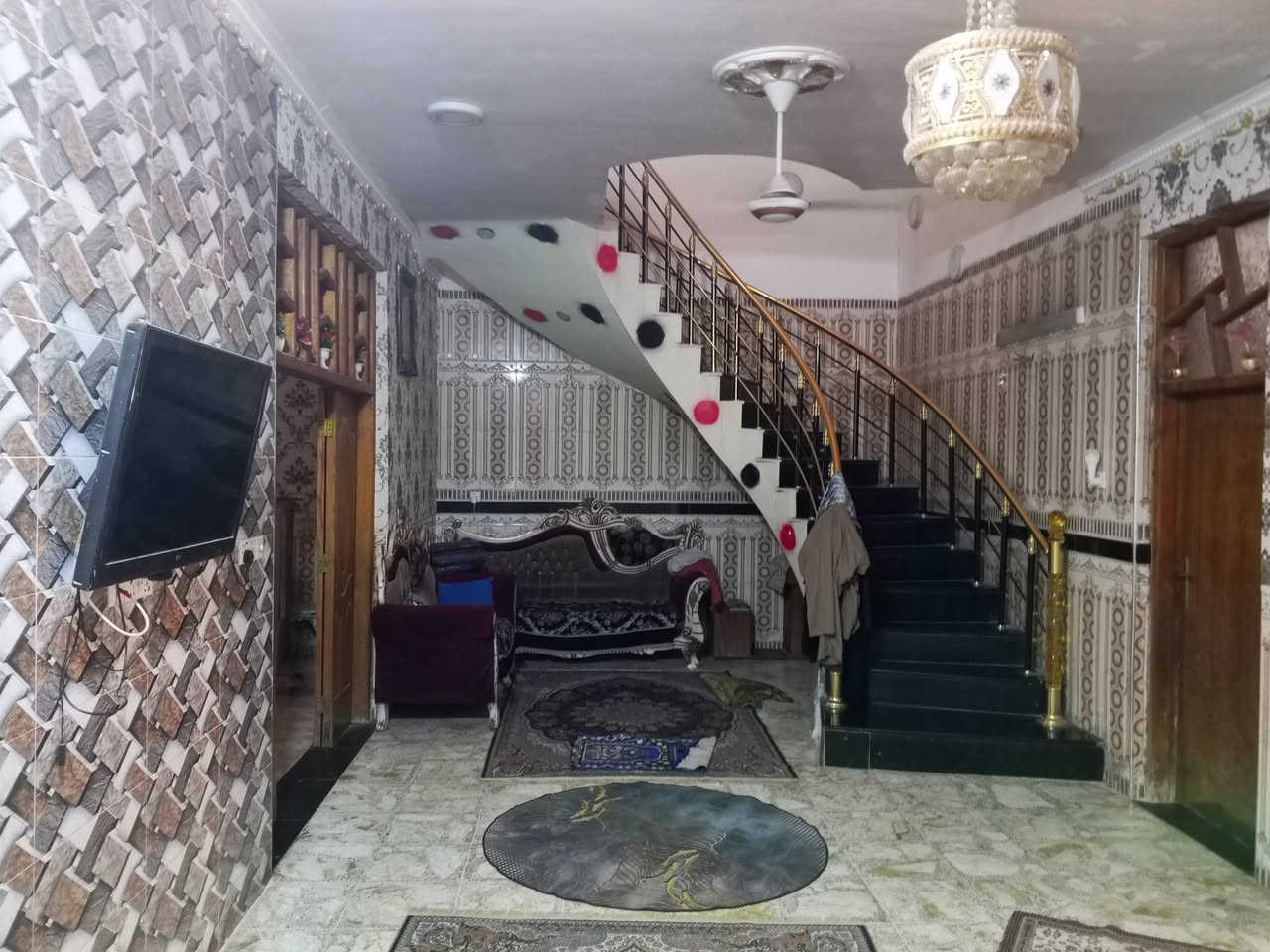 بيت زراعي برئاسه شارع عشرين بل ملحق قرب كاع ابو علي الدراجي 
ع شارع 20 وركن
200م 
نزال 18 واجهه 11
طابق واحد مفول 
غرفتين إكبار 5×4
استقبال 7×4
صاله9×4
صحيات خارجي+داخلي
مطبخ حار+بارد
البيت مفول وجديد بناء 2017
خدمات مي + كهرباء+ تبليط قيد العمل 
رقم الهاتف ***********
السعر ب 133 وبي مجال للشراي
