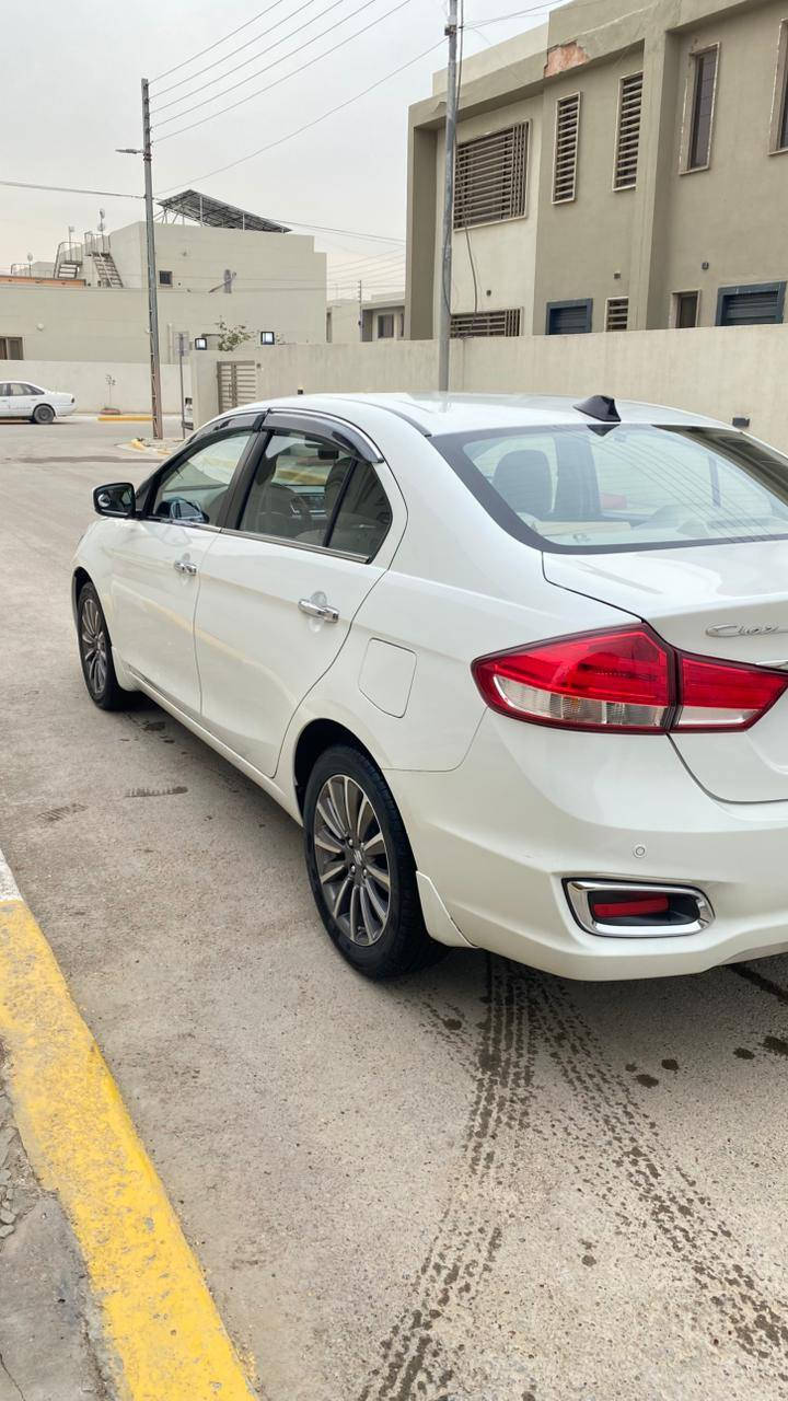 للبيع ساوزوكي سياز موديل 2024
استلام شركة الصادق 
السياره مطلوبة للمصرف واني اكمل الاقساط 
اسوي وكالة عامه للمشتري 
ماشية45الف كيلو 
السيارة جديدة الدهن والفلاتر كلهن بالشركة لان بيها ضمان  بدون اي نقص 
مواصفات :
جلد 
بصمه
شاشه اصليه من الشركة 
لايتات LED 
مرايات شفط 
والموصفات البقيه المعروفه
السعر 125$ 
للاتصال : 📞
***********
مكان السيارة بغداد 💐💐💐
