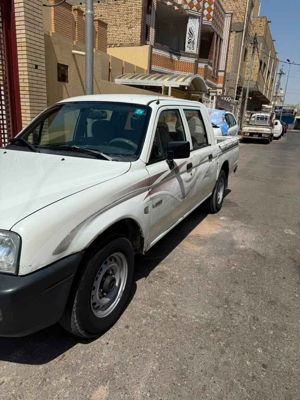 بيك أب مستبوشي 2004 للبيع سياره جاهزه كيره ومكينه وحداده 
أربع تايرات جدد باتري جديد سنويه جديده  تبريد  سياره جاهز للأخير رقم مميز رقمه بغداد تولي الجديد   مكان العماره 
***********
***********
السعر ٧٥ ورقه
