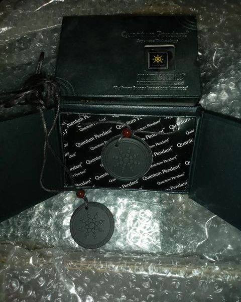 قلادة الطاقة اليابانية الاصلية من شركة فيوشن  
اكسل اليابانية العالميه .

الطاقة الكونيه للأنسان..
قلادة الطاقة العددية مصنوعة من الحمم البركانية اليابانية  تحتوي على.  76.  معدن طبيعي.
يتم معالجة المواد تحت درجة حرارة عالية لإعادة خلط العناصر بنسب معينه حتى تعطي القلادة الطاقة القصوى من هذه المعادن وتوزيع الطاقة على جميع أجزاء القلادة
تجمع وتخلط المعادن  القوية  التي تستخلص من الصخور البركانية التي لا توجد إلا في جزيرة قوس اليابانية. 
وماهي القلادة 
قلادة الطاقة من شركة فيوشن اكسل اليابانيه العالميه. منتج فريد من نوعه يعمل على تحسين الطاقة وتناسق مجالاتها عند الانسان وتعمل على منع الوقوع في الامراض المتوقعة في الجسم ومعالجتها بأذن الله ومن وظائفها ما يلي :.

1 - الحماية من التأثيرات السلبية للموجات الكهرومغناطيسية
2 - تحسين تغذية الخلايا وطرح السموم منها 
3 - تحسين جهاز المناعة والغدد الصماء .
4 - تحسين الدورة الدموية .
5 - تدمير الفايروسات والبكتريا الضارة .
6 - محاربة الخلايا السرطانية .
7 - حماية الحمض النووي من التلف .
8 - تخفيف الألأم والتشنجات .
9 - سرعة التئام الجروح والكسور .
10 - زيادة الطاقة والقوة .
11 - تساعد على النوم العميق 
12 - تقليل الالتهابات .
13 - زيادة المرونة والتوازن .
14 - عدم تجمع الخلايا .
15 - زيادة التركيز والانتباه .
16 - تأخير الشيخوخة .
17 - تحسين نفاذية الخلية .
18 - تنظيم درجة حرارة الجسم
19 - قلوية قليلا  pH جعل .
20 - تخفيف التوتر العصبي..
21 للقلق والرهاب والتوتر والحاله النفسيه
22- زيادة القوة الجنسية عند الرجال
++++++++++++++++++++++++++++
سعر القلادة القطعة 25 الف 
خدمة توصيل بغداد5 محافظات 10 تاخذ قطعتين بيها خصم 55 سارعو بلحجز الكمية محدودة للتواصل واتساب
*********** بغداد, العراق
