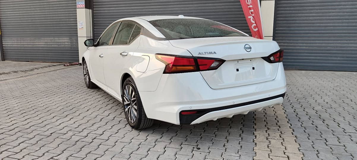 تەنها 🔥167🔥گەلاومەعمەلە نیسان ئەلتیما مودیل 2025 مواسفات SV ئەمریکی نمونە لەجوانی لەپاکی تەنها 12هەزار ڕۆشتوە بۆنیدی بیلادی لەسەرە بەلام بۆیاخە بێ ناوگرتن ئیرباگ تەنها سوکان کراوە بەشەریکە رادار و ڕادیتەر بیلادی بەشەرت بێ جالو سارد شوخت کاتیە سێ مانگی لەگەلە بۆرەقەم بەسمەو ڕاداری پیشودوا خەتی جادە درگابەسمە  ***********    ***********
