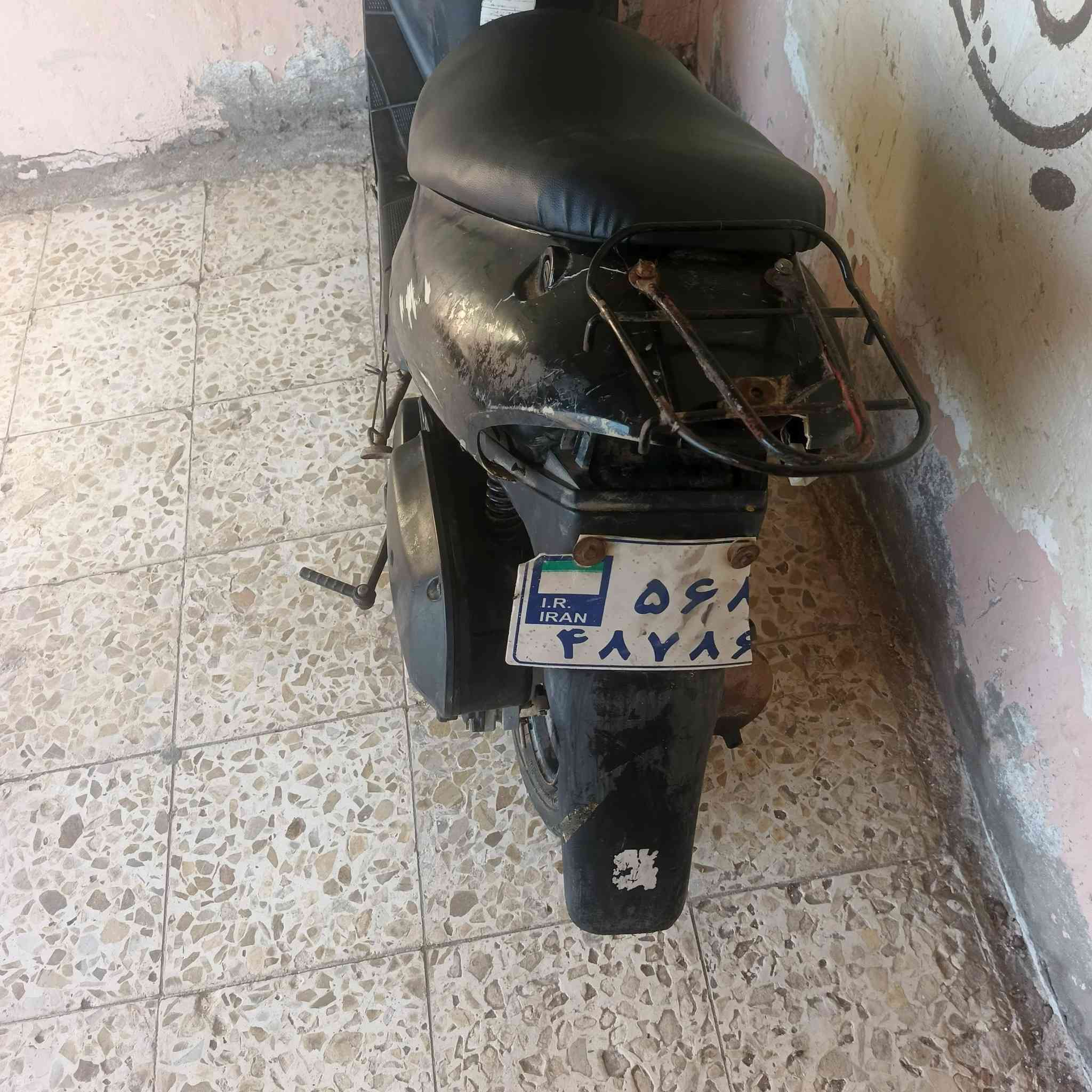 بيها اوراق  ونقصها بگ لايت ورا  وعينه ولايت گدام  ١٦٥  قفل مكينه مفتوحه ***********  مكاني قلعة صالح واكو توصيل للعماره حسب الاتفاق
