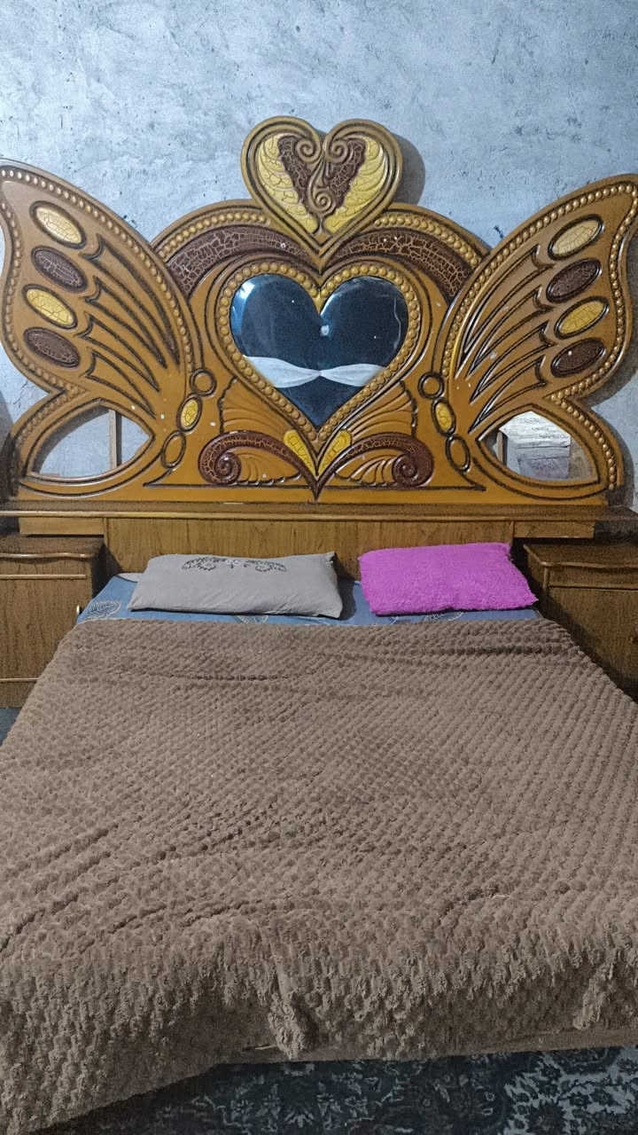 غرفه للبيع سعر 500 تواصل ع رقم ***********
