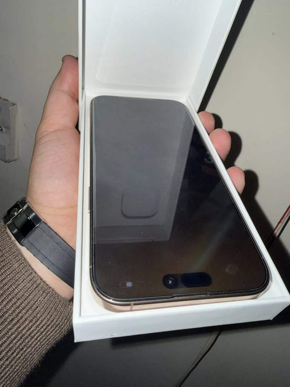 ايفون ١٦ برو ماكس ٢٥٦ ضمان ماستر بطاريه ٩٥ 
داخل ضمان ينتهي ضمان تاريخ ٢٠٢٦/٥/١
مع ملحقات 
شاحنه 
عدسات ياقوت 
لاسق مضلل ضد كسر
 ملحقات جدد غير مفتوحه 
السعر ١٤٠٠ 

مراسلة ع خاص او واتس ***********
