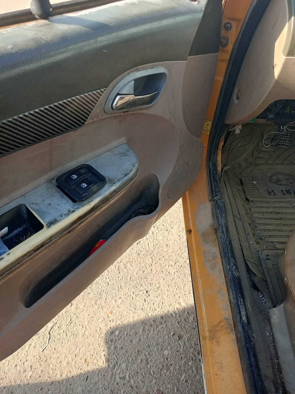 سلام عليكم سياره لبيع لو مراوس سعر 20   مكينه كير خير من الله سياره ناتختاج شي مامتواجد  عل فيس ،،،،***********
