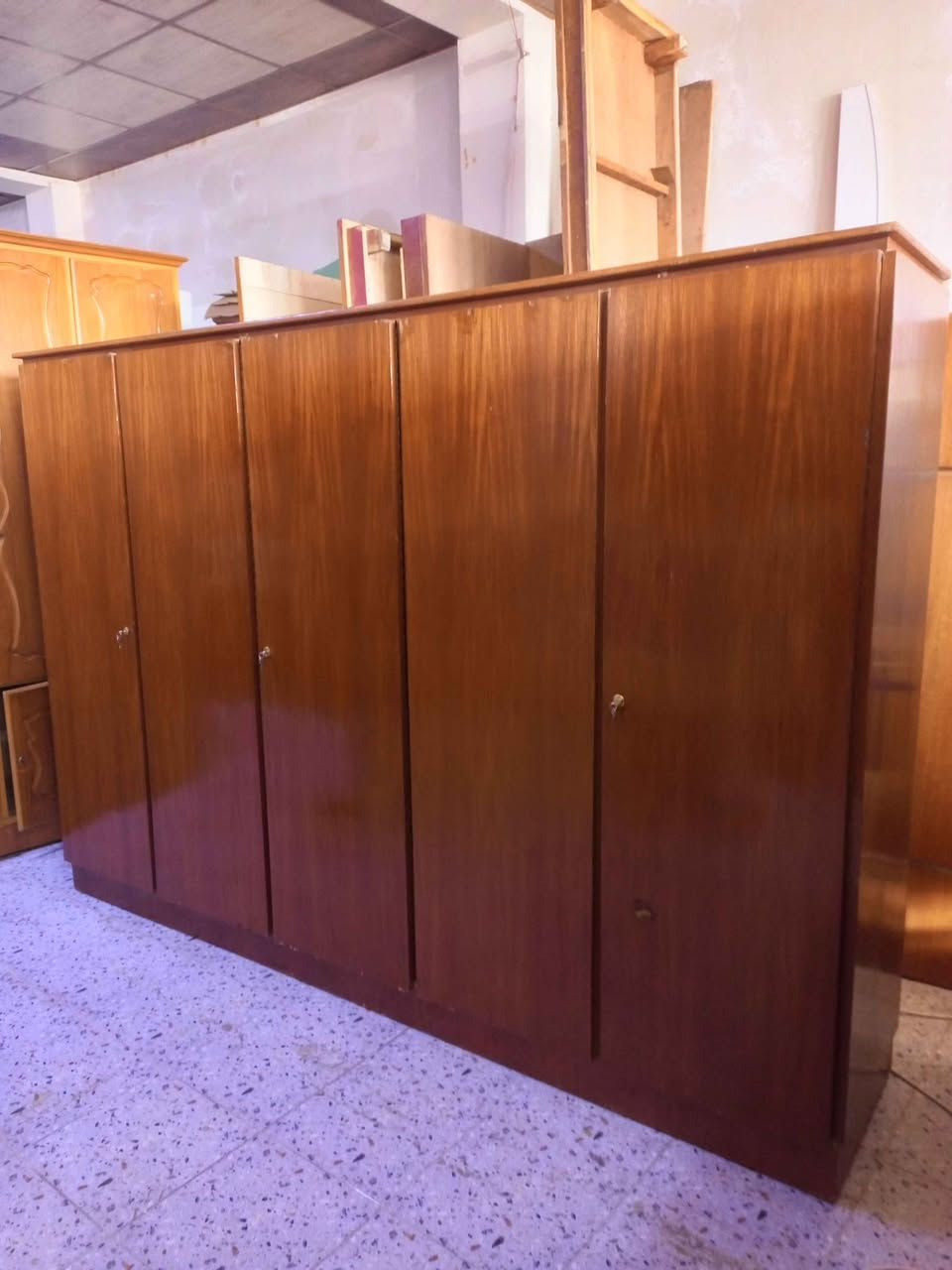 كنتور صاج عراقي 5ابواب العنوان كركوك معرض يونس نجار للاستفسار *********** كركوك, العراق
