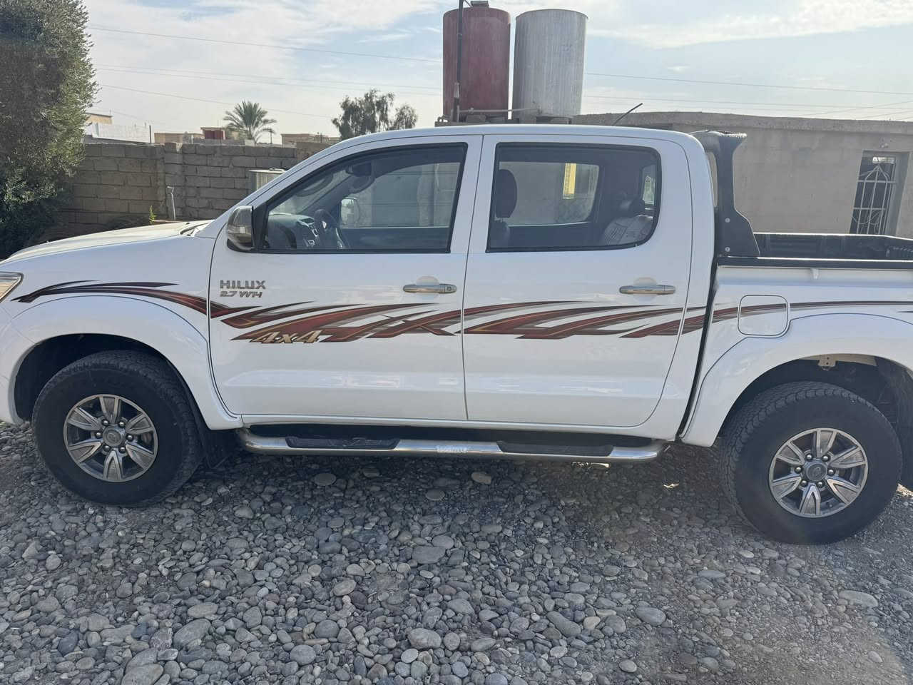 بيك اب موديل 14سيد نهرو فور ويل كير عادي بأسمي تحويل مباشر بي شبرين صبغ بين البودي والباب الباقي كفالة السعر 215وبي مجال *********** المكان صلاح الدين الشرقاط
